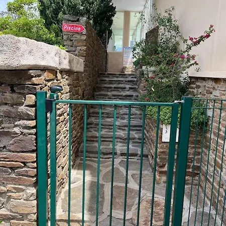 Studio Vue Mer Avec Piscine